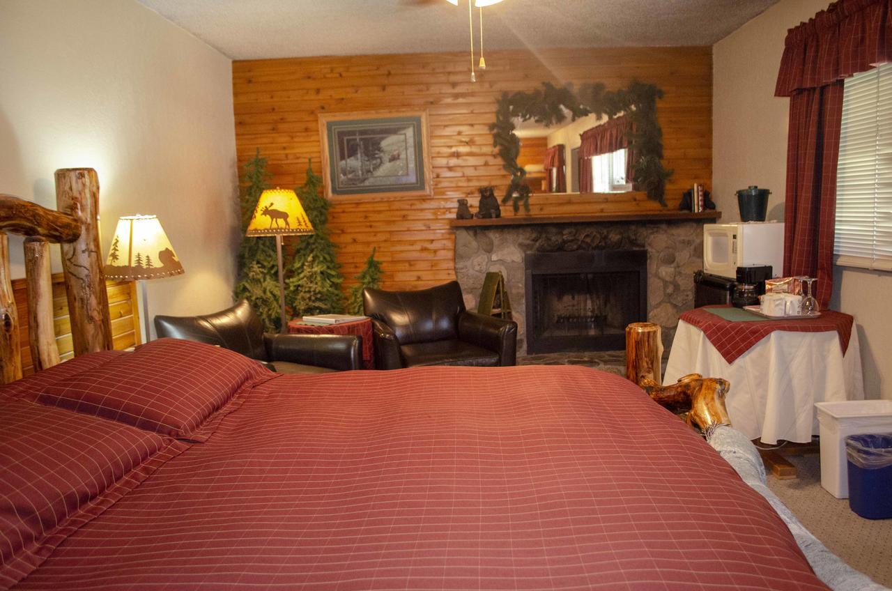 Crandell Mountain Lodge Waterton Park Eksteriør billede